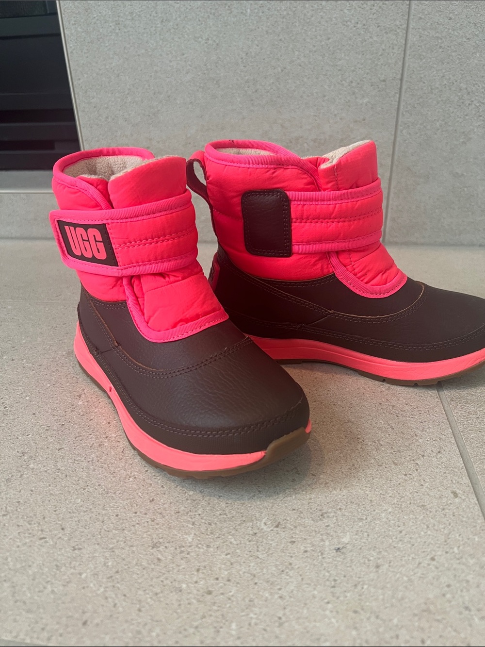 Girls Ugg winter boot